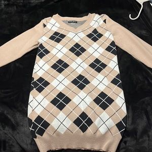 Never worn. Didn’t like how it fit, baggy in the waist overall cute.